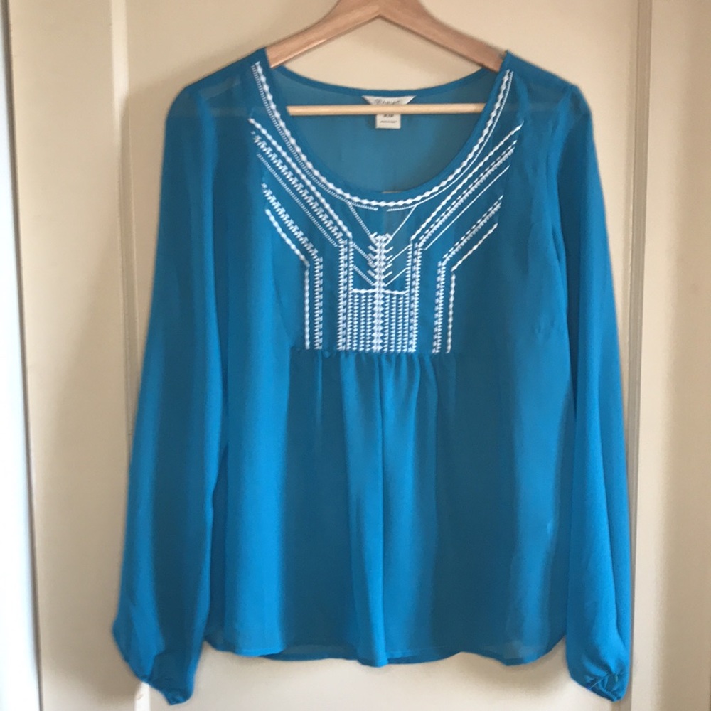 NWT Ariat semi-sheer embroidered Molly top